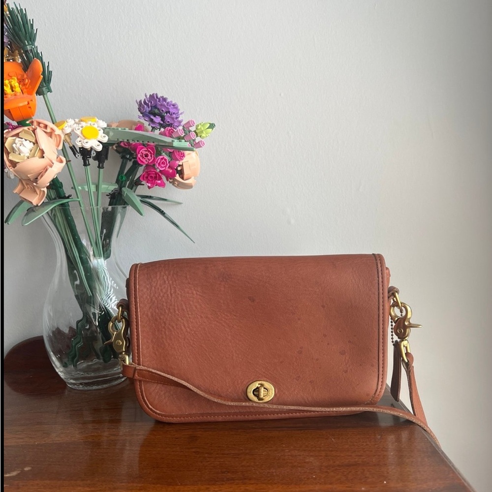 Vintage coach pocket purse British tan